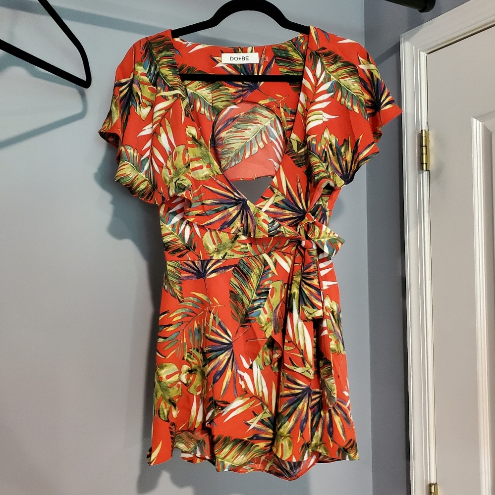Small DO+BE Romper. Floral Tulum vibes. Flowy with back cut out